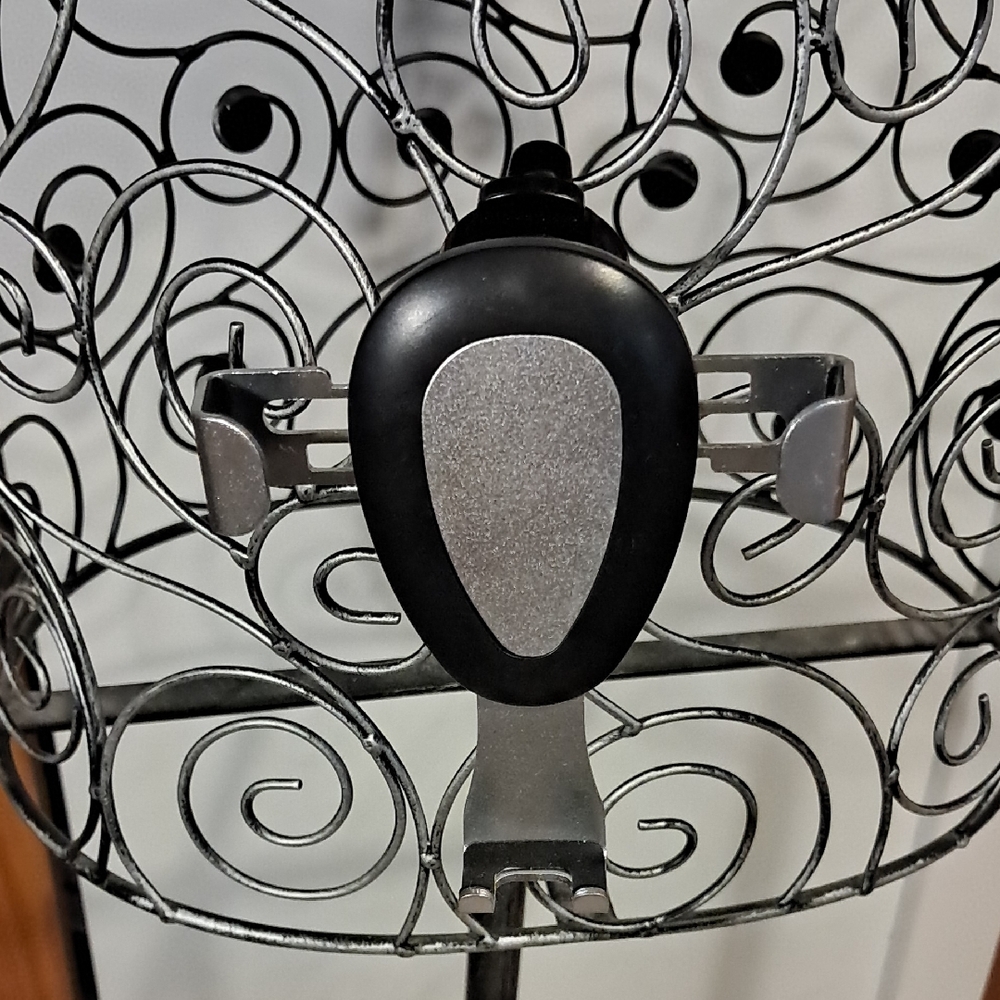 Universal Black and Silver Car Phone Mount Holder